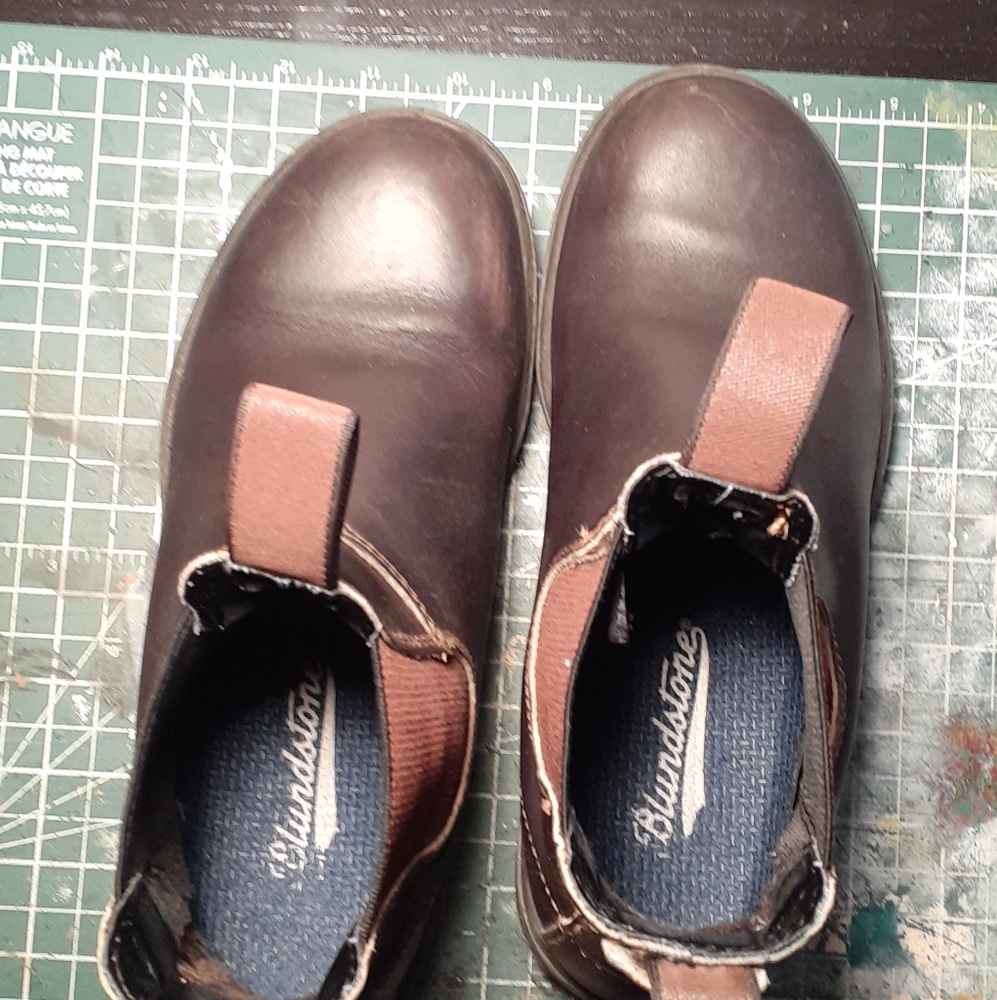 Size 7 blundstones